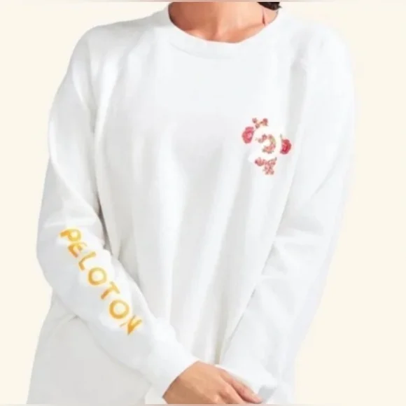 Peloton Floral oversized Everyday cream Crewneck sweater size Medium - Picture 1 of 9